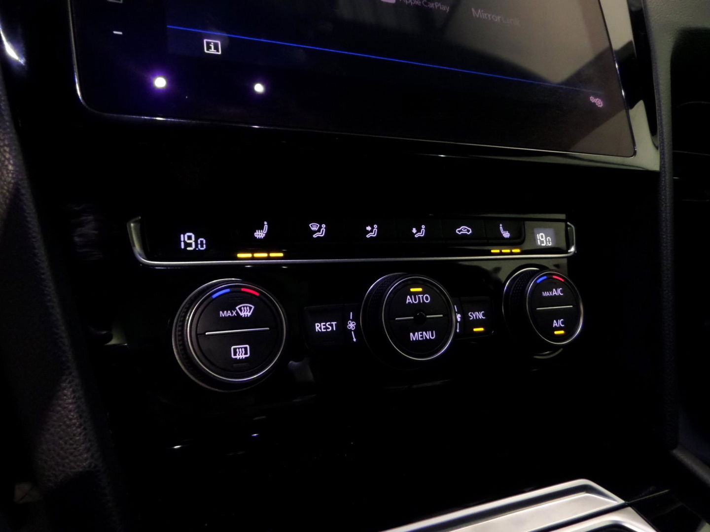 Volkswagen Passat Variant 1.4 TSI ACT Highline Business R-Line "Origineel NL!" Automaat! Pano Trekhaak Virtual Camera Stoelverwarm