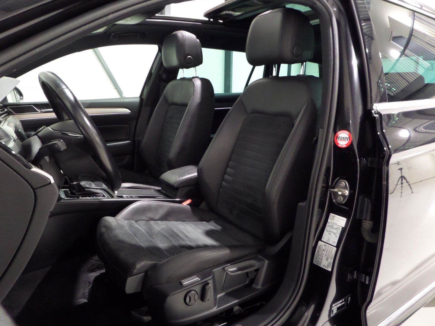 Volkswagen Passat Variant 1.4 TSI ACT Highline Business R-Line "Origineel NL!" Automaat! Pano Trekhaak Virtual Camera Stoelverwarm