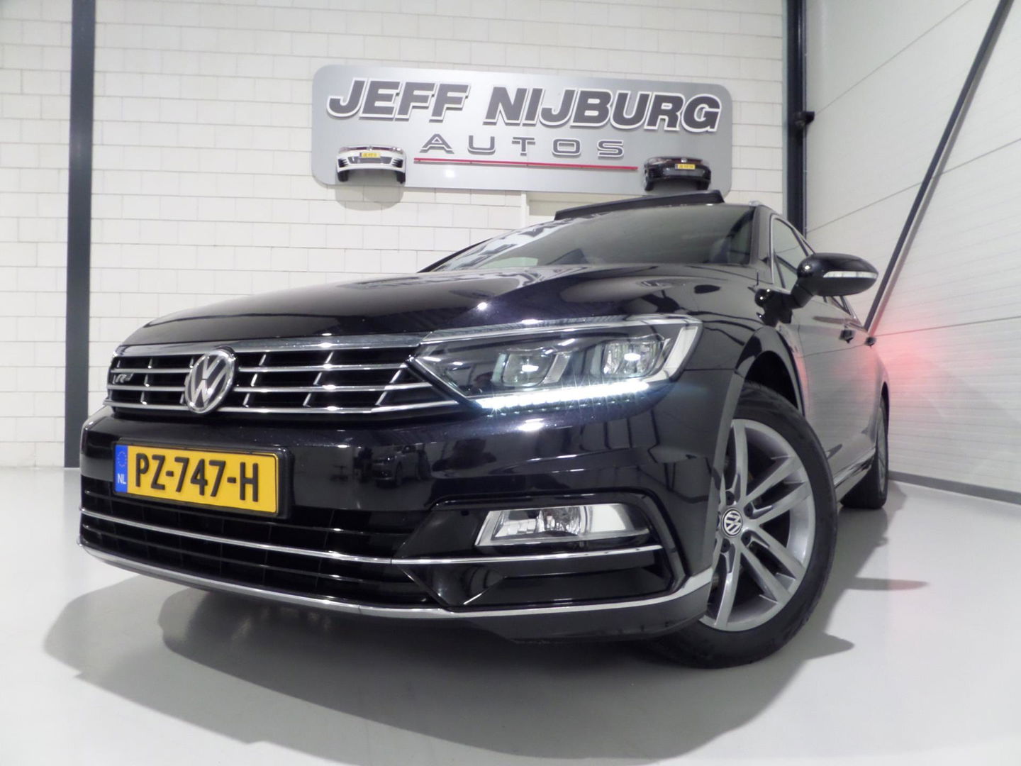 Volkswagen Passat Variant 1.4 TSI ACT Highline Business R-Line "Origineel NL!" Automaat! Pano Trekhaak Virtual Camera Stoelverwarm