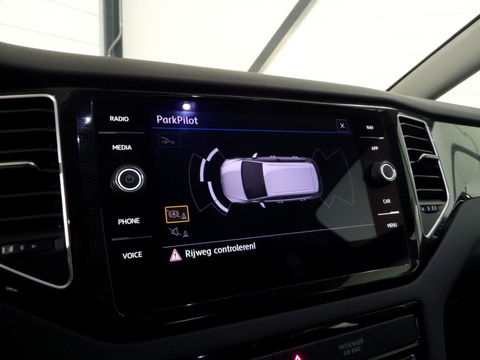 Volkswagen Golf Sportsvan 1.0 TSI DSG Highline "Origineel NL!" 1e eigenaar! Automaat! Apple-Carplay Camera Stoelverwarming Parkeer