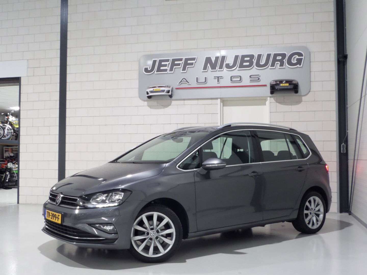 Volkswagen Golf Sportsvan 1.0 TSI DSG Highline "Origineel NL!" 1e eigenaar! Automaat! Apple-Carplay Camera Stoelverwarming Parkeer