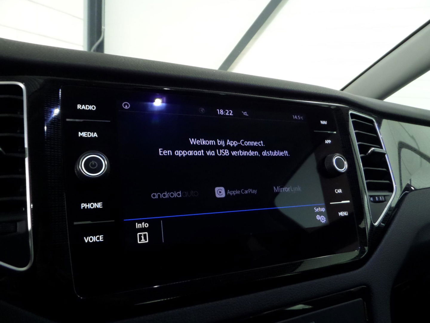 Volkswagen Golf Sportsvan 1.0 TSI DSG Highline "Origineel NL!" 1e eigenaar! Automaat! Apple-Carplay Camera Stoelverwarming Parkeer