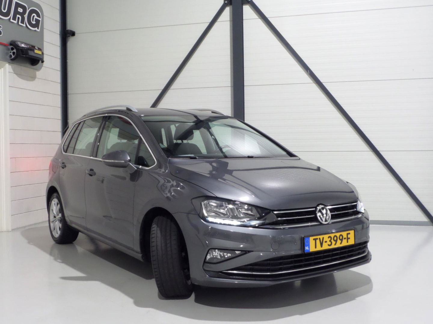 Volkswagen Golf Sportsvan 1.0 TSI DSG Highline "Origineel NL!" 1e eigenaar! Automaat! Apple-Carplay Camera Stoelverwarming Parkeer
