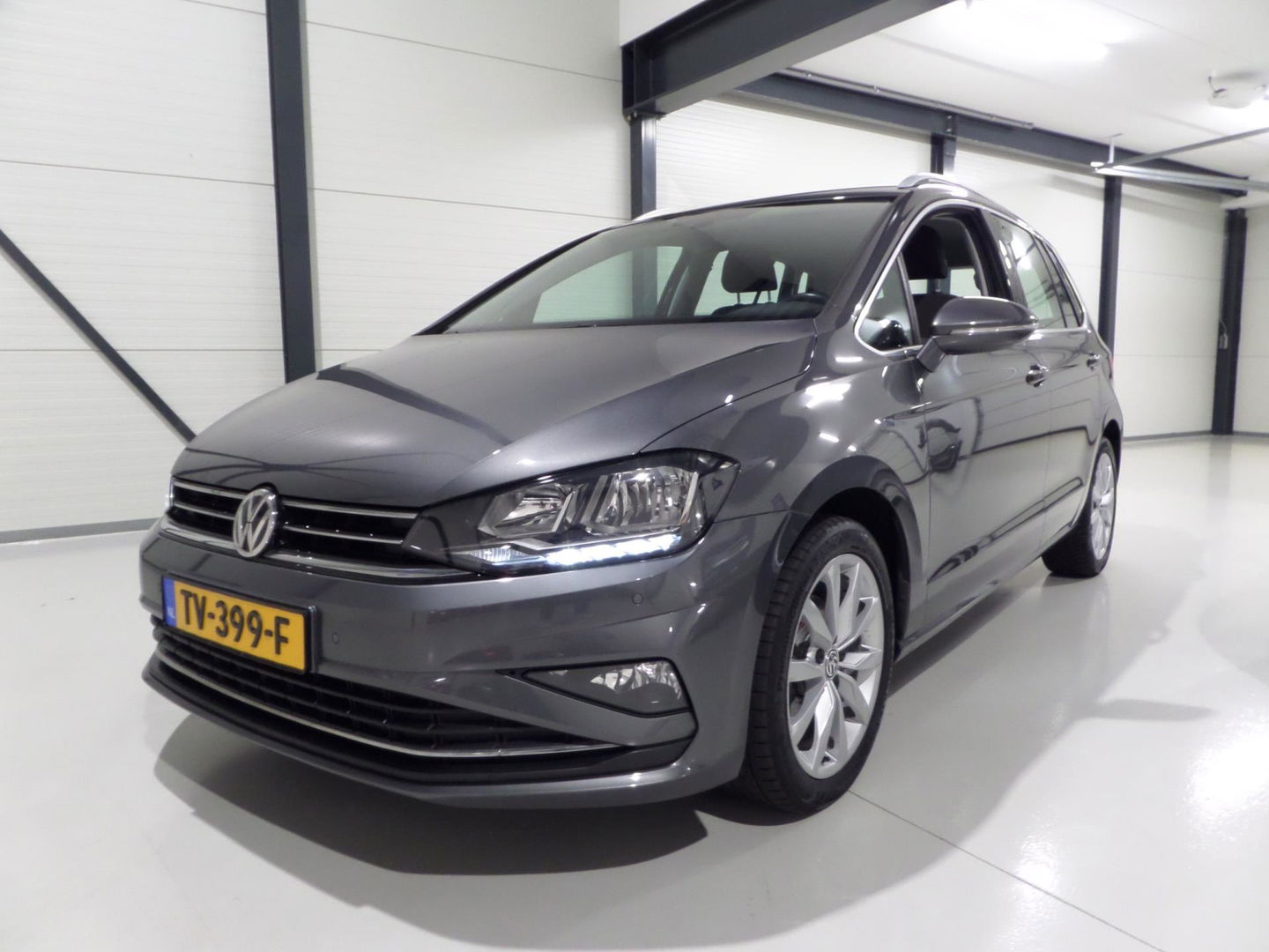 Volkswagen Golf Sportsvan 1.0 TSI DSG Highline "Origineel NL!" 1e eigenaar! Automaat! Apple-Carplay Camera Stoelverwarming Parkeer