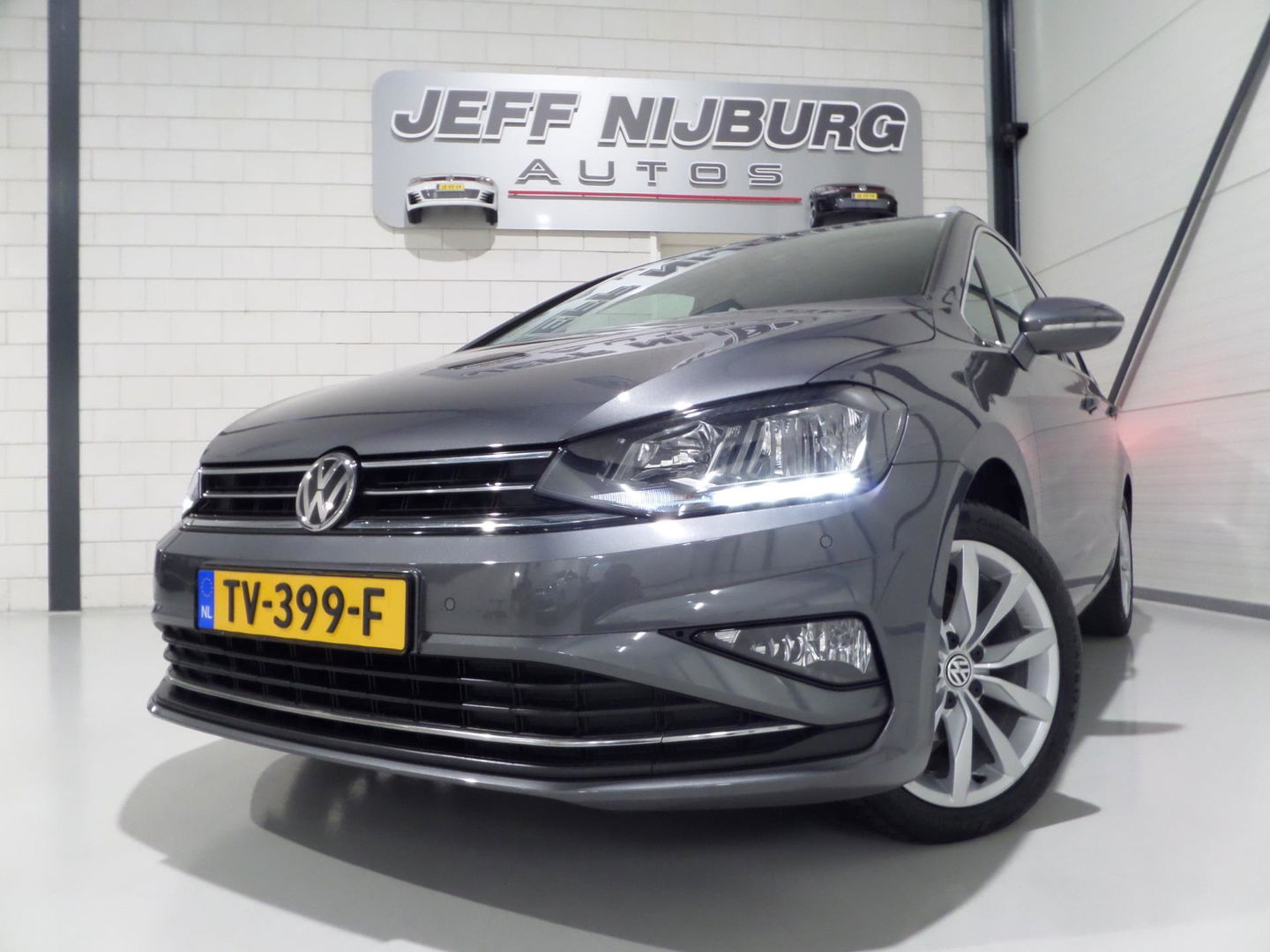 Volkswagen Golf Sportsvan 1.0 TSI DSG Highline "Origineel NL!" 1e eigenaar! Automaat! Apple-Carplay Camera Stoelverwarming Parkeer