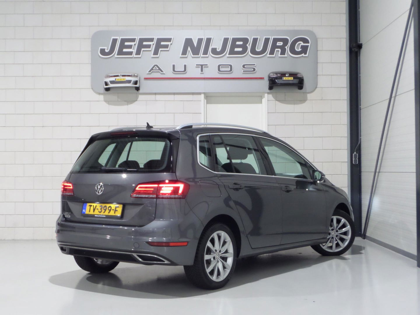 Volkswagen Golf Sportsvan 1.0 TSI DSG Highline "Origineel NL!" 1e eigenaar! Automaat! Apple-Carplay Camera Stoelverwarming Parkeer