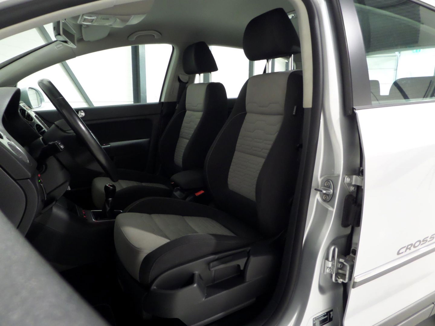 Volkswagen Golf Plus Cross 1.4 TSI 122PK Highline Apple-Carplay Stoelverwarming Trekhaak Navigatie Bluetooth Parkeersensoren