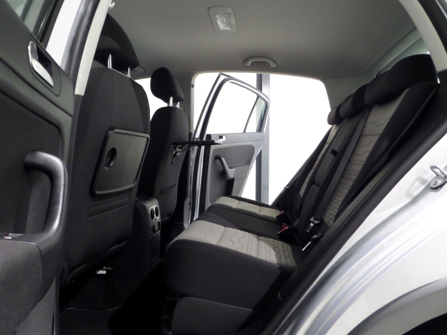 Volkswagen Golf Plus Cross 1.4 TSI 122PK Highline Apple-Carplay Stoelverwarming Trekhaak Navigatie Bluetooth Parkeersensoren