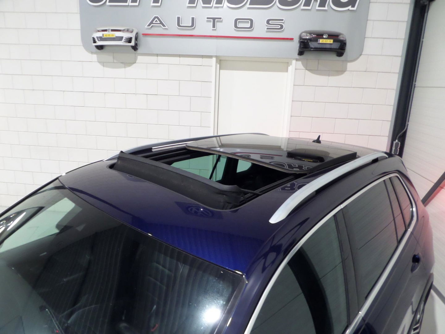 Volkswagen Tiguan 2.0 TSI DSG 4Motion Highline "2X R-Line" Pano Trekhaak Virtual Carplay 360Camera Leer Head-up Adaptive-cruise