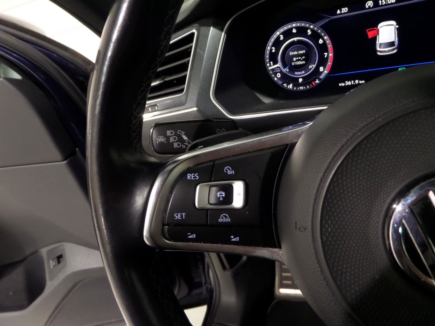 Volkswagen Tiguan 2.0 TSI DSG 4Motion Highline "2X R-Line" Pano Trekhaak Virtual Carplay 360Camera Leer Head-up Adaptive-cruise