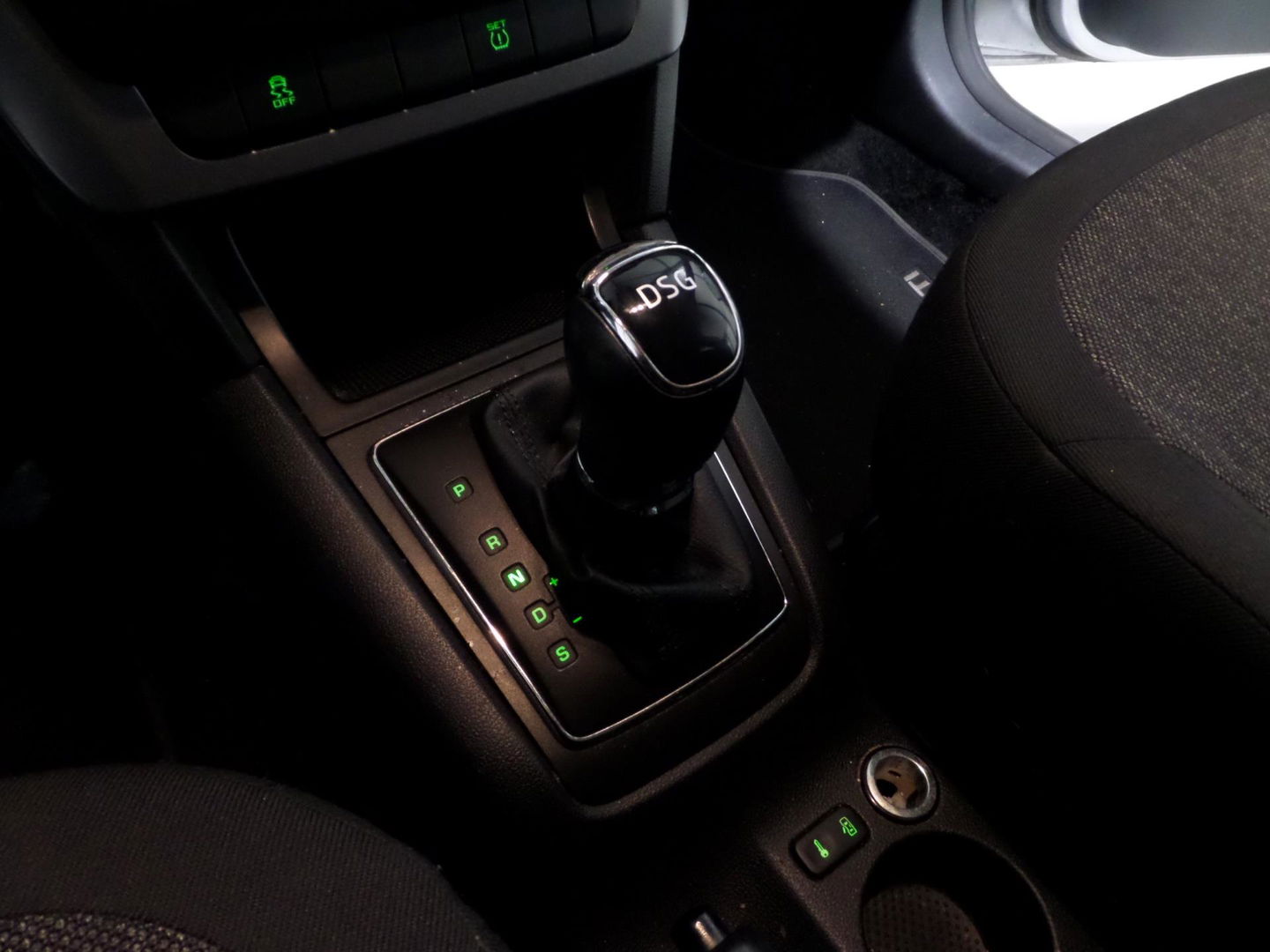 Škoda Yeti 1.2 TSI DSG Active "Automaat" Apple-Carplay Android-Auto Navigatie Bluetooth Airco Parkeersensoren "Dealer onderhouden"