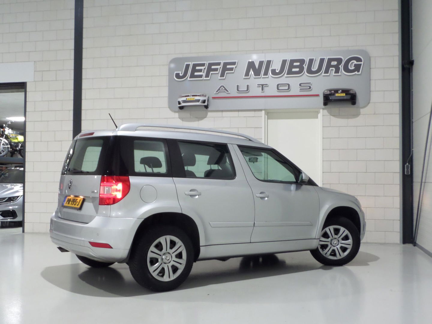 Škoda Yeti 1.2 TSI DSG Active "Automaat" Apple-Carplay Android-Auto Navigatie Bluetooth Airco Parkeersensoren "Dealer onderhouden"