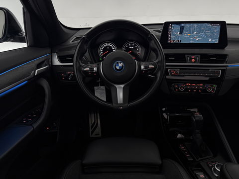 BMW X1 xDrive25e M-Sport l Pano | Lazer | HUD | Sfeerver. | Virtual l Trekhaak | Carplay l Camera l Stoelverw.