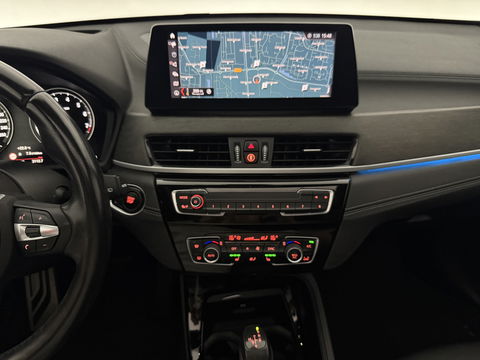 BMW X1 xDrive25e M-Sport l Pano | Lazer | HUD | Sfeerver. | Virtual l Trekhaak | Carplay l Camera l Stoelverw.