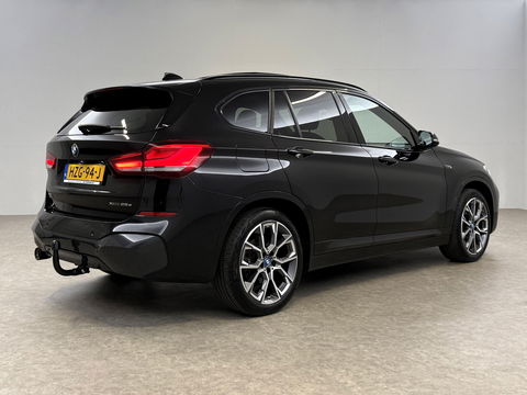 BMW X1 xDrive25e M-Sport l Pano | Lazer | HUD | Sfeerver. | Virtual l Trekhaak | Carplay l Camera l Stoelverw.