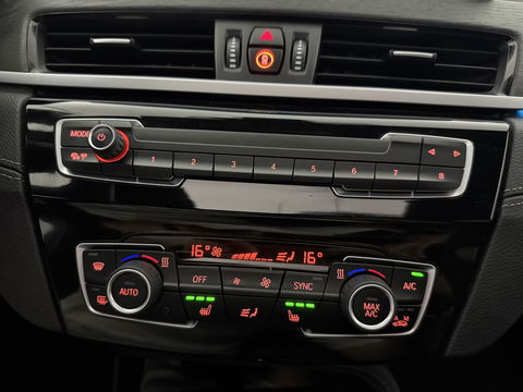 BMW X1 xDrive25e M-Sport l Pano | Lazer | HUD | Sfeerver. | Virtual l Trekhaak | Carplay l Camera l Stoelverw.