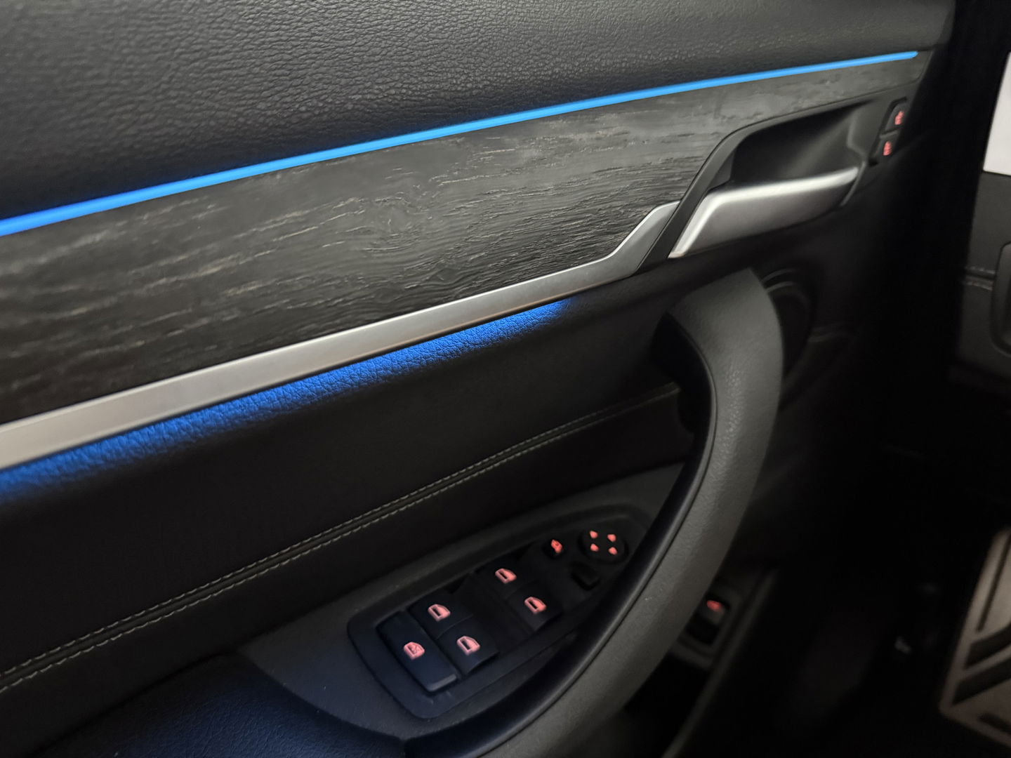 BMW X1 xDrive25e M-Sport l Pano | Lazer | HUD | Sfeerver. | Virtual l Trekhaak | Carplay l Camera l Stoelverw.