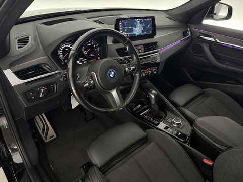 BMW X1 xDrive25e M-Sport l Pano | Lazer | HUD | Sfeerver. | Virtual l Trekhaak | Carplay l Camera l Stoelverw.