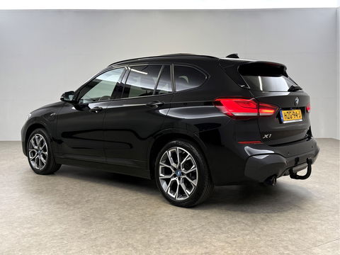 BMW X1 xDrive25e M-Sport l Pano | Lazer | HUD | Sfeerver. | Virtual l Trekhaak | Carplay l Camera l Stoelverw.