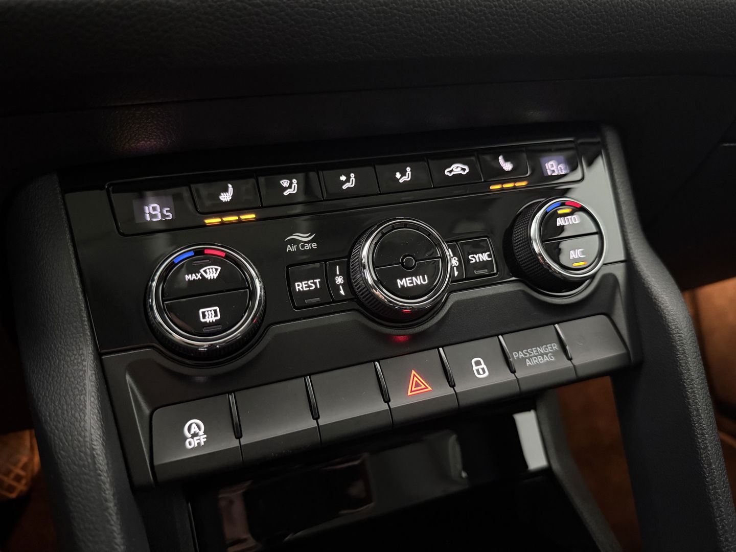 Škoda Kodiaq 1.4 TSI ACT | LED | Carplay | Trekh. | Navigatie | Parkeersens. | Stoelverw. | NAP