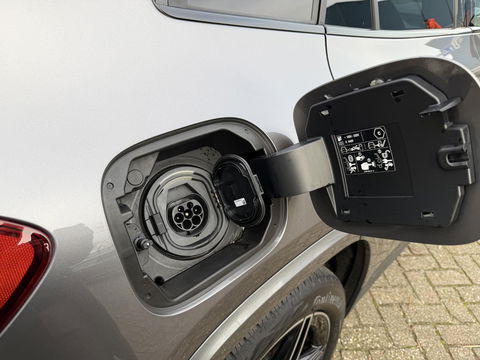 Mercedes-Benz GLA 250 e AMG Line