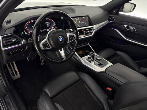 BMW 3-serie 330e xDrive Touring M-Sport | Pano | H/K | Trekh. | Sfeerverl. | Virtual | Camera | Carplay | Adap. Cruise | Stoel/Stuur verw.
