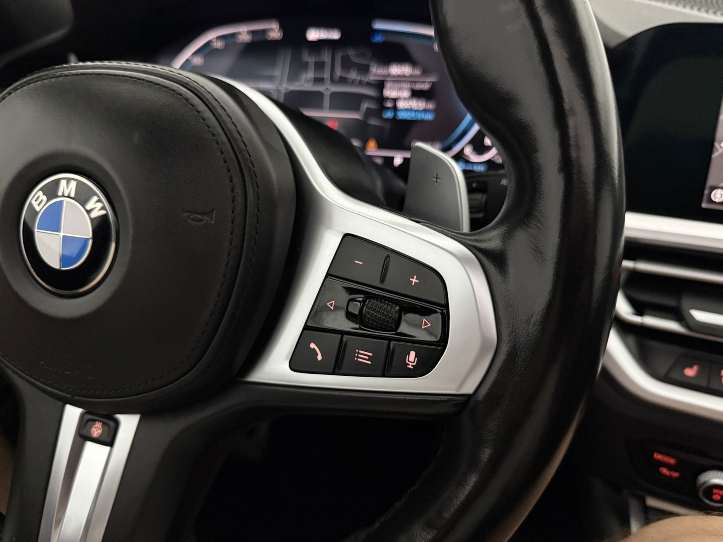 BMW 3-serie 330e xDrive Touring M-Sport | Pano | H/K | Trekh. | Sfeerverl. | Virtual | Camera | Carplay | Adap. Cruise | Stoel/Stuur verw.