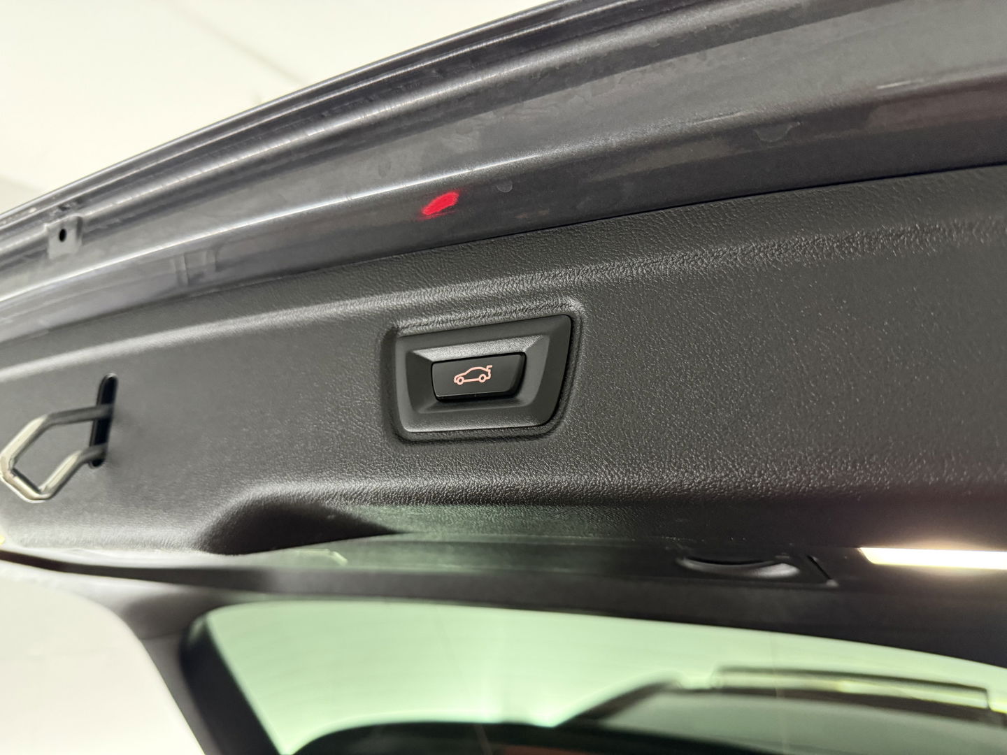 BMW 3-serie 330e xDrive Touring M-Sport | Pano | H/K | Memory | Trekh. | Sfeerverl. | Virtual | Camera | Carplay | Adap. Cruise | Stoel/Stuur verw.