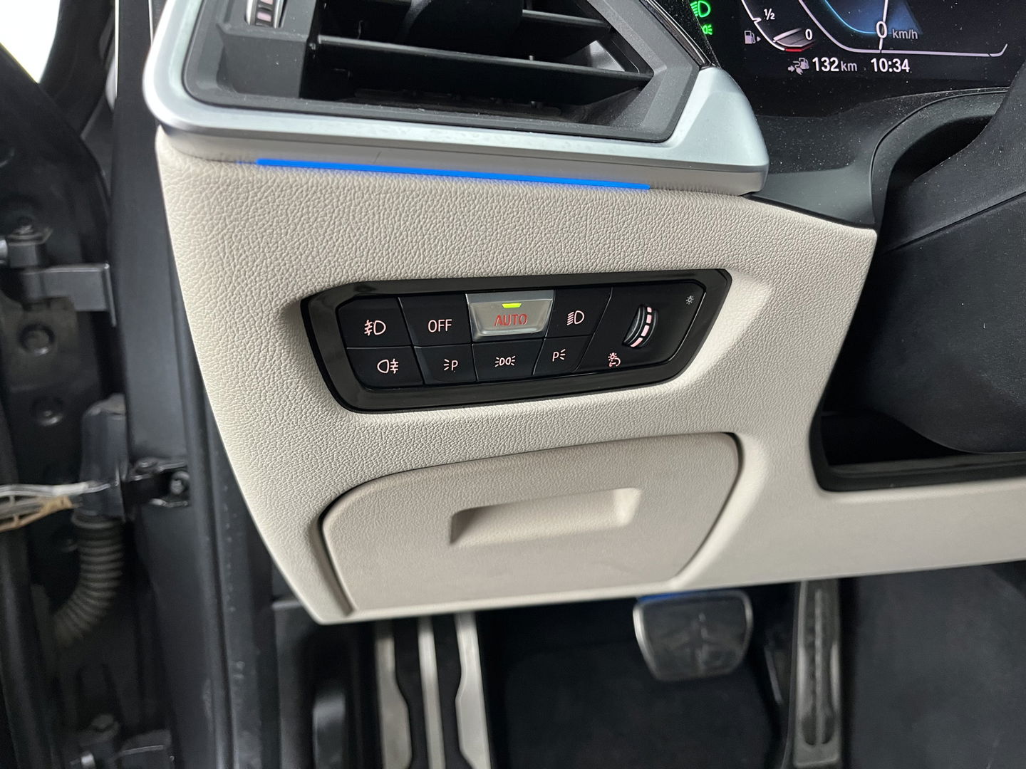 BMW 3-serie 330e High Executive M-Sportpack (INCL.BTW) *HEAD-UP | FULL-LEATHER | FULL-LED | HIFI-SOUND | CAMERA | HEATED-SPORTSEATS | CARPLAY | DIGI-COCKPIT | NAVI-FULLMAP | AMBIENT-LIGHT | ECC | PDC | CRUISE | 19''ALU*