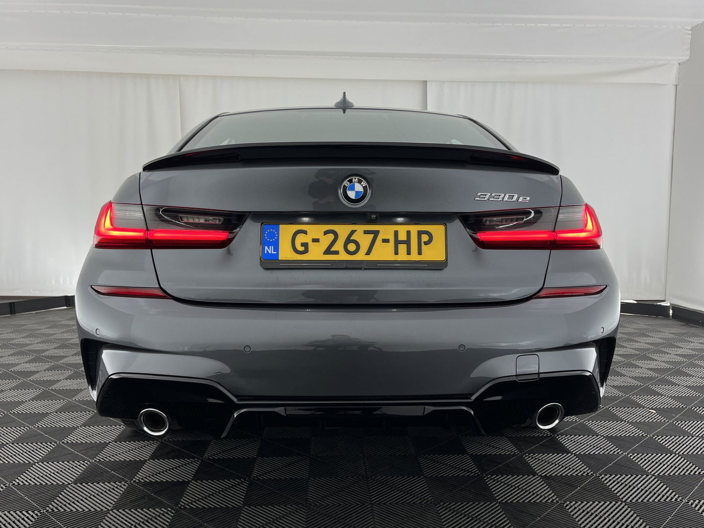 BMW 3-serie 330e High Executive M-Sportpack (INCL.BTW) *HEAD-UP | FULL-LEATHER | FULL-LED | HIFI-SOUND | CAMERA | HEATED-SPORTSEATS | CARPLAY | DIGI-COCKPIT | NAVI-FULLMAP | AMBIENT-LIGHT | ECC | PDC | CRUISE | 19''ALU*