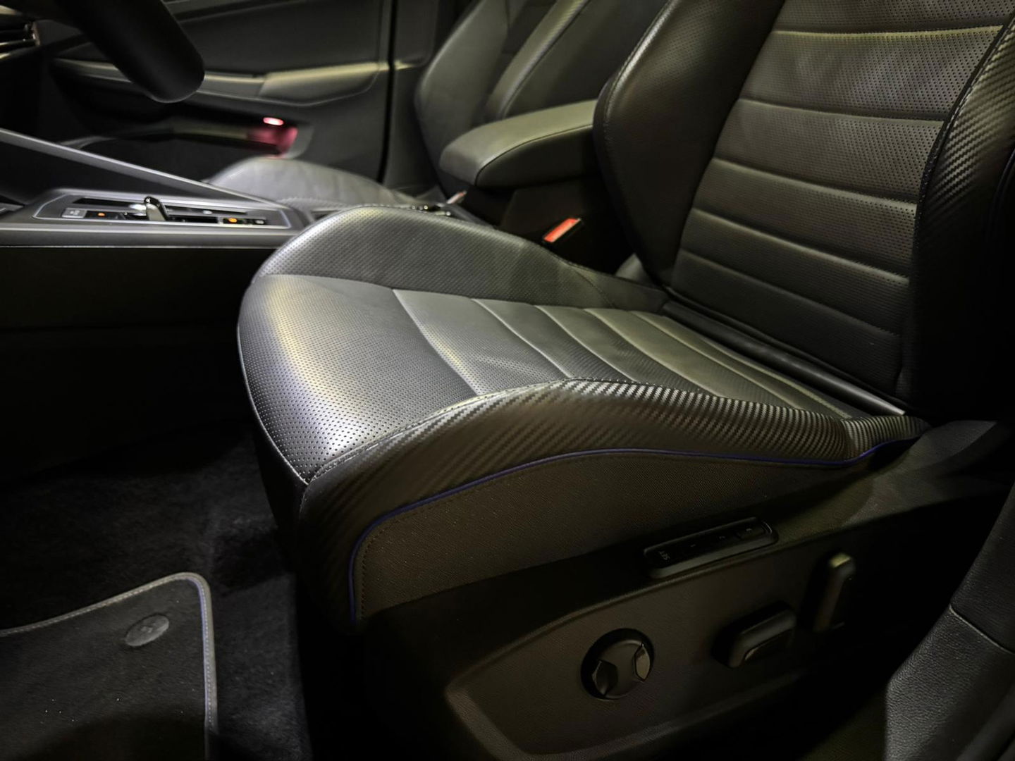 Volkswagen Golf 2.0 TSI R 4Motion PANO KEYLESS MEMORY VOL'