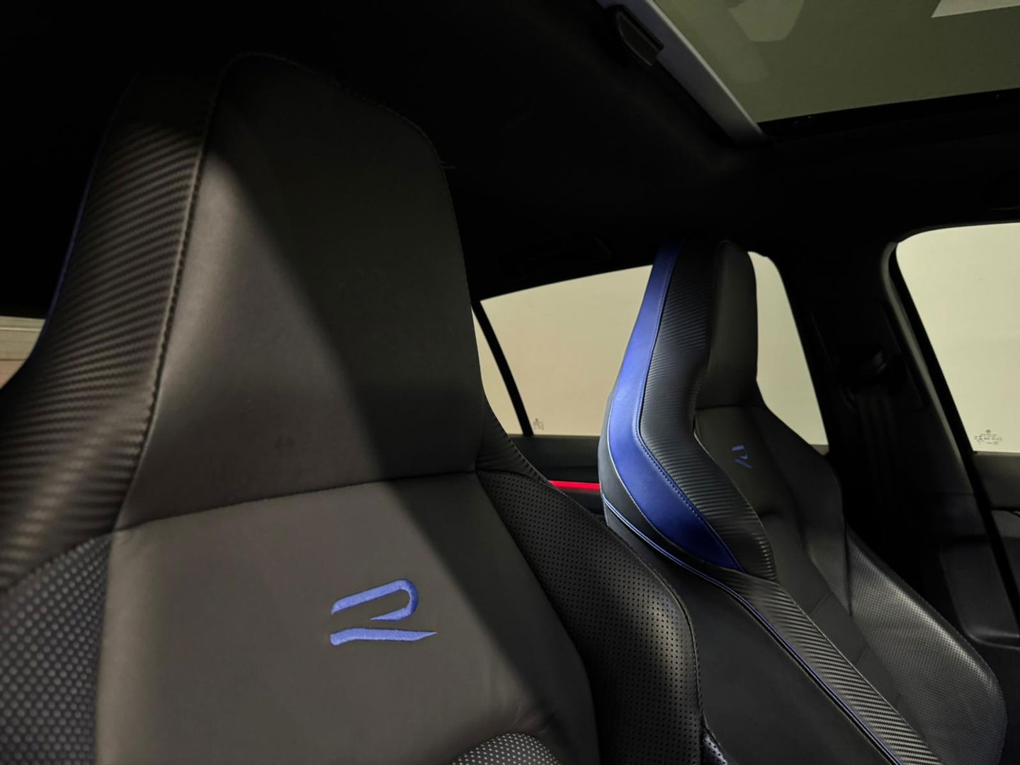 Volkswagen Golf 2.0 TSI R 4Motion PANO KEYLESS MEMORY VOL'