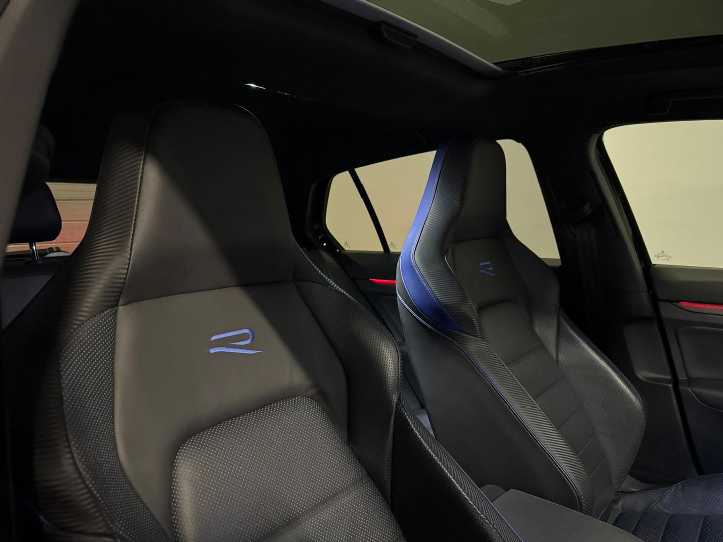 Volkswagen Golf 2.0 TSI R 4Motion PANO KEYLESS MEMORY VOL'