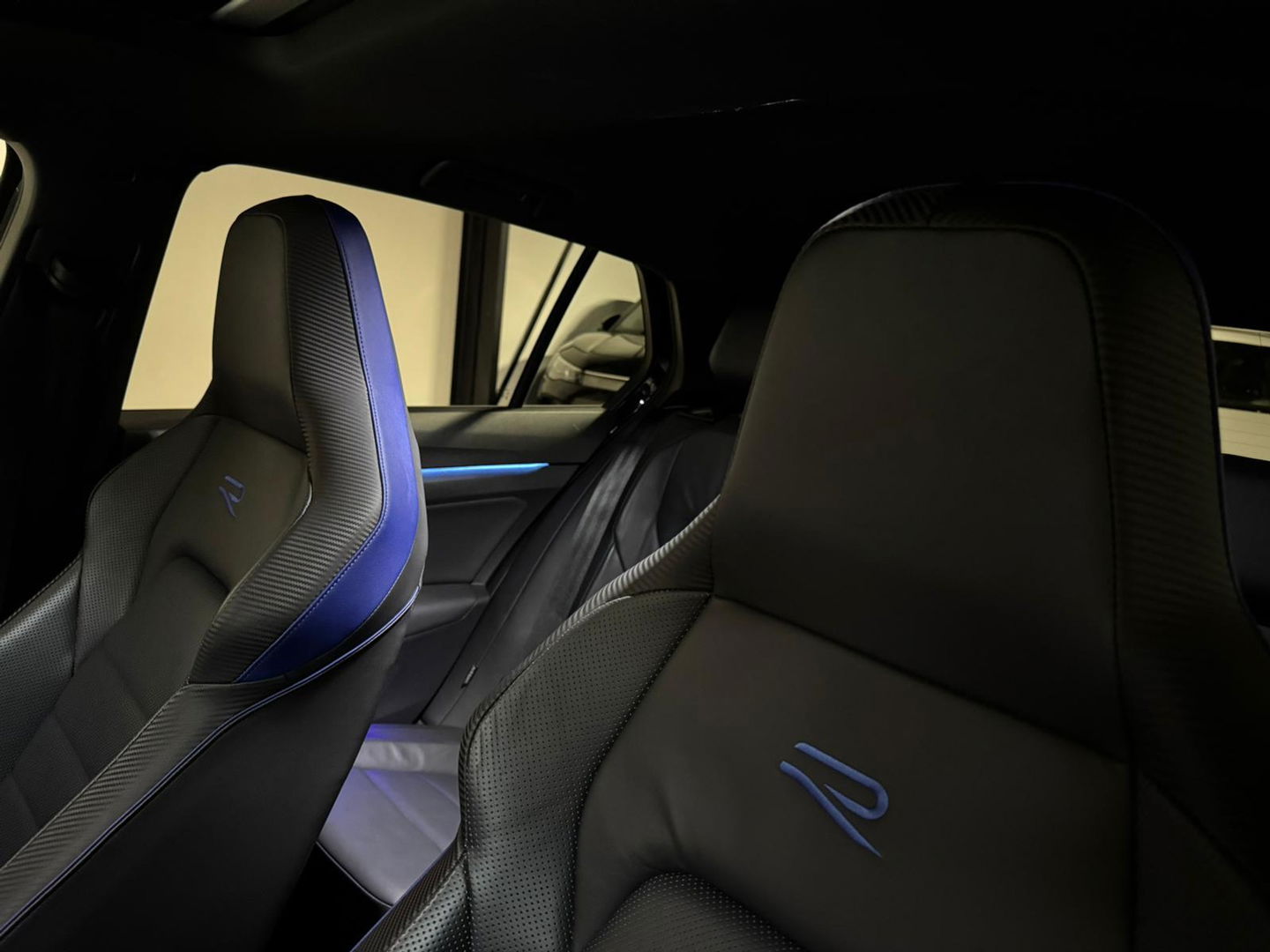 Volkswagen Golf 2.0 TSI R 4Motion PANO KEYLESS MEMORY VOL'