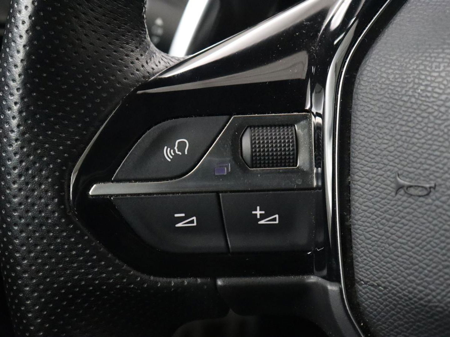 Peugeot 508 1.6 HYbrid GT Line | Trekhaak | Adaptive cruise | FOCAL Sound | Camera | Carplay | Half leder | Keyless | Full LED | Navigatie | Parkeerhulp | Climate control | PHEV | Plug In