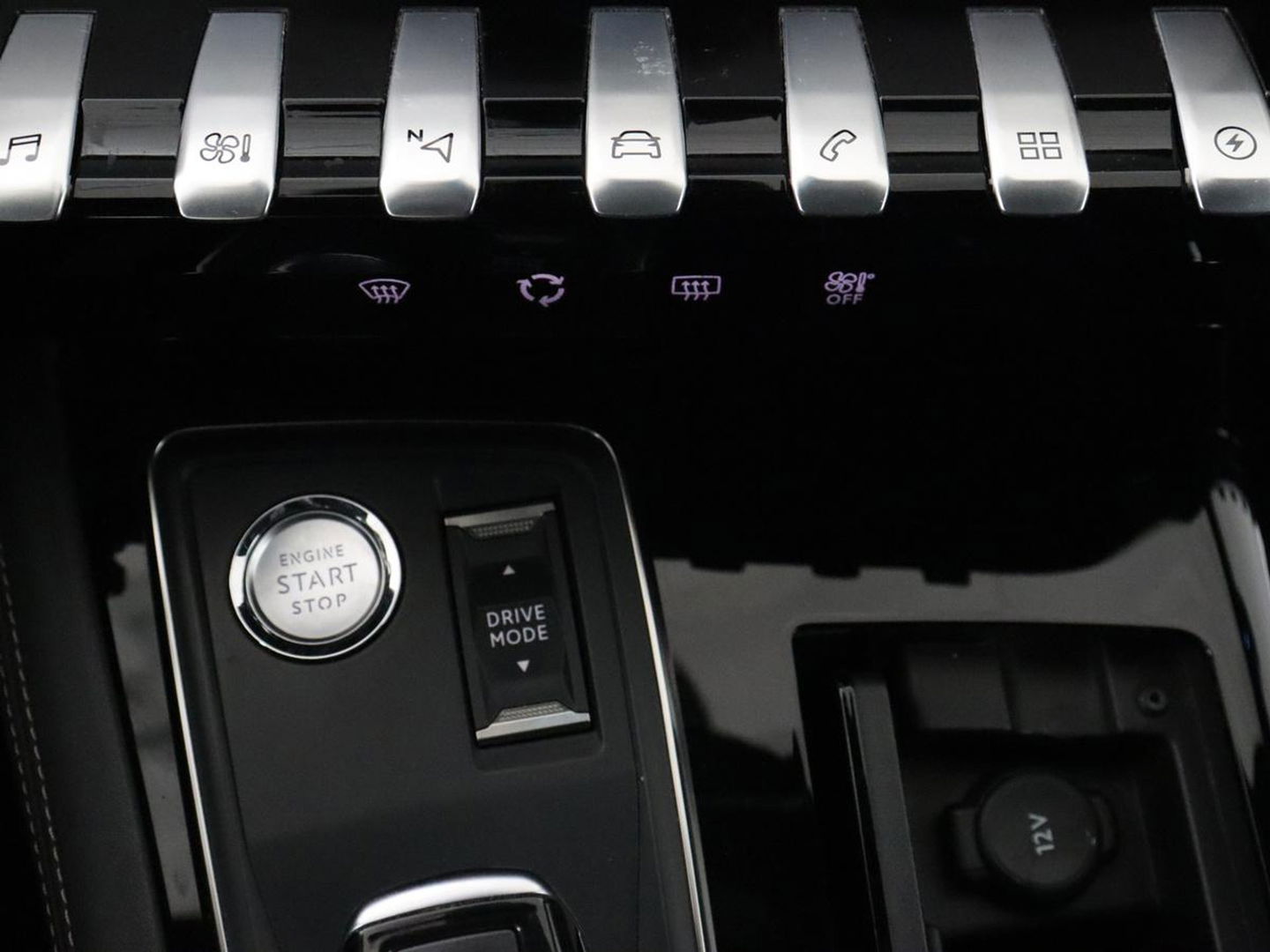 Peugeot 508 1.6 HYbrid GT Line | Trekhaak | Adaptive cruise | FOCAL Sound | Camera | Carplay | Half leder | Keyless | Full LED | Navigatie | Parkeerhulp | Climate control | PHEV | Plug In