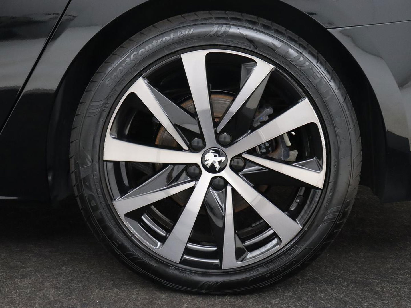 Peugeot 508 1.6 HYbrid GT Line | Trekhaak | Adaptive cruise | FOCAL Sound | Camera | Carplay | Half leder | Keyless | Full LED | Navigatie | Parkeerhulp | Climate control | PHEV | Plug In