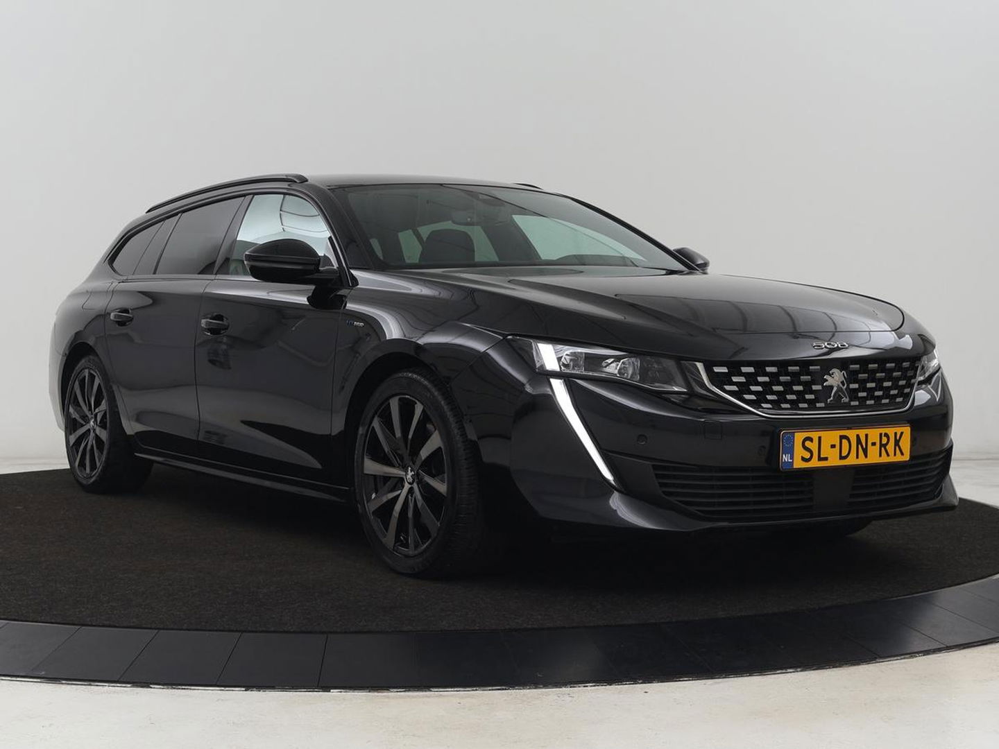 Peugeot 508 1.6 HYbrid GT Line | Trekhaak | Adaptive cruise | FOCAL Sound | Camera | Carplay | Half leder | Keyless | Full LED | Navigatie | Parkeerhulp | Climate control | PHEV | Plug In