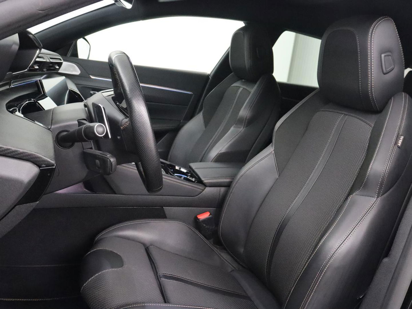 Peugeot 508 1.6 HYbrid GT Line | Trekhaak | Adaptive cruise | FOCAL Sound | Camera | Carplay | Half leder | Keyless | Full LED | Navigatie | Parkeerhulp | Climate control | PHEV | Plug In