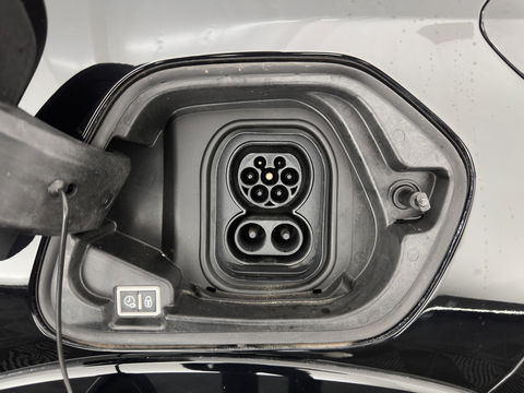 Peugeot e-208 EV Active Pack 50 kWh {SOH-90%} [ 3-Fase ] (INCL-BTW) Aut. *FULL-LED | DIGI-COCKPIT | MICROFIBRE | SPORT-SEATS | CARPLAY | CCS-FASTLOADER | KEYLESS | DAB+ | LANE-ASSIST | CRUISE | ECC | PDC | 16''ALU*