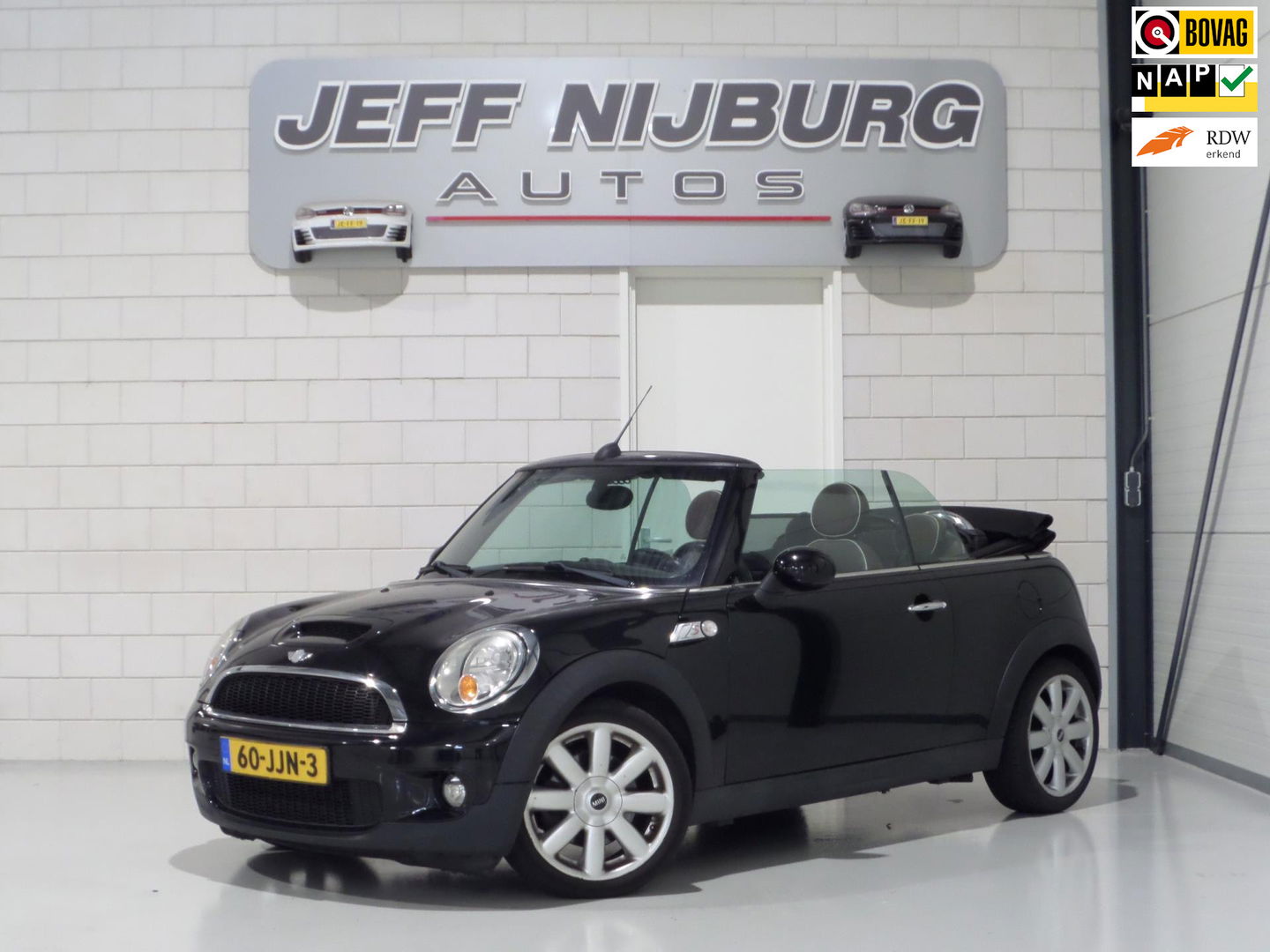 MINI Cabrio 1.6 Cooper S "Origineel NL!" Cognac-Leer Stoelverwarming Bluetooth Navigatie Cruise-control 17"Velgen Parkeersens