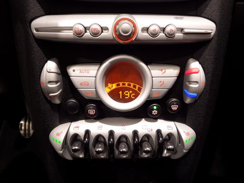 MINI Cabrio 1.6 Cooper S "Origineel NL!" Cognac-Leer Stoelverwarming Bluetooth Navigatie Cruise-control 17"Velgen Parkeersens