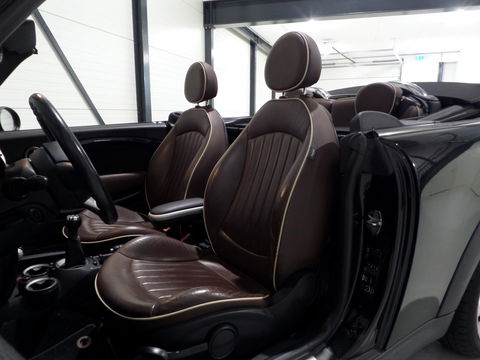 MINI Cabrio 1.6 Cooper S "Origineel NL!" Cognac-Leer Stoelverwarming Bluetooth Navigatie Cruise-control 17"Velgen Parkeersens