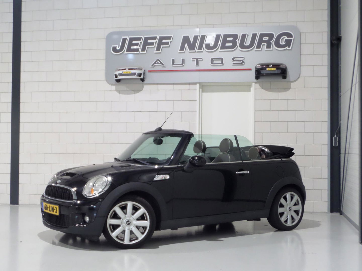 MINI Cabrio 1.6 Cooper S "Origineel NL!" Cognac-Leer Stoelverwarming Bluetooth Navigatie Cruise-control 17"Velgen Parkeersens