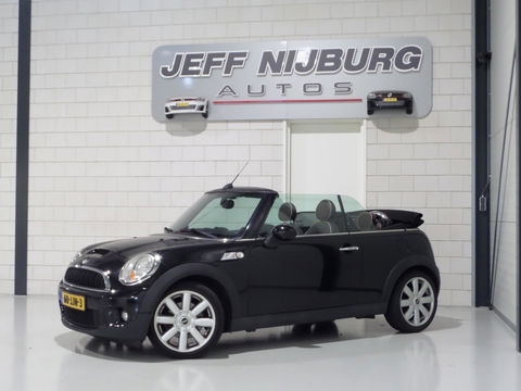 MINI Cabrio 1.6 Cooper S "Origineel NL!" Cognac-Leer Stoelverwarming Bluetooth Navigatie Cruise-control 17"Velgen Parkeersens