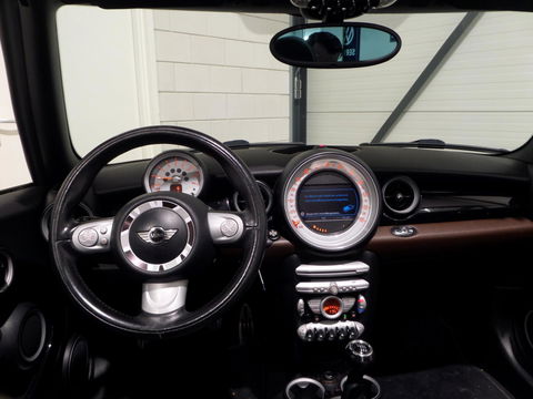 MINI Cabrio 1.6 Cooper S "Origineel NL!" Cognac-Leer Stoelverwarming Bluetooth Navigatie Cruise-control 17"Velgen Parkeersens