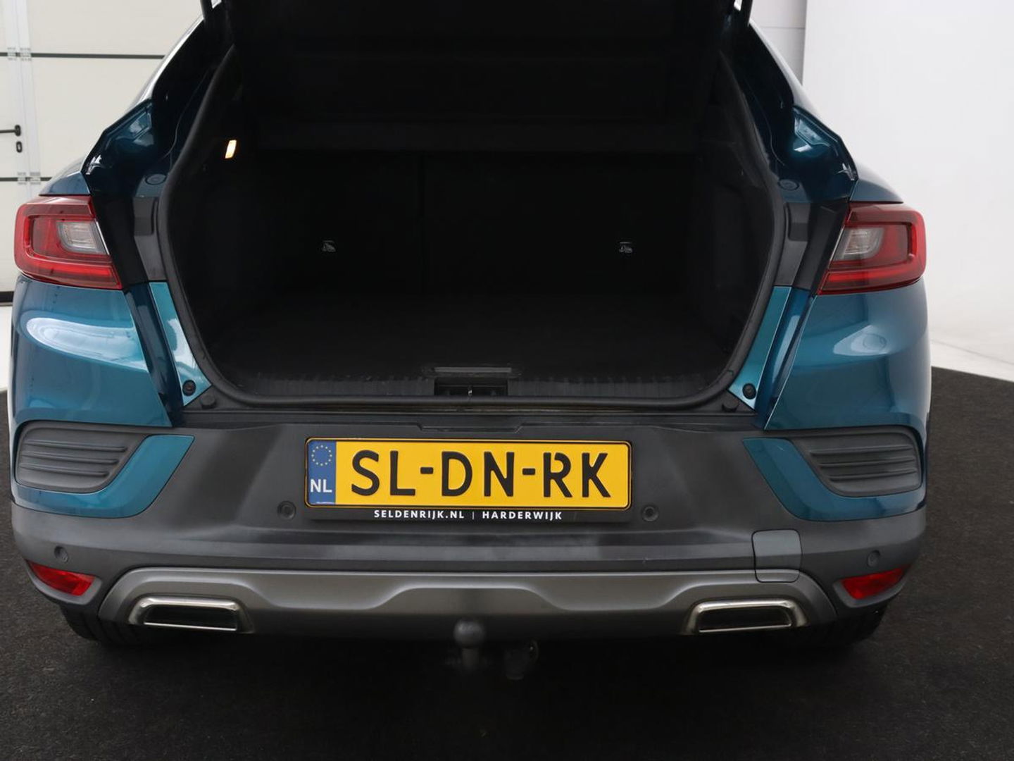 Renault Arkana 1.6 E-Tech Hybrid 145 R.S. Line | Panoramadak | Trekhaak | 360 Camera | Adaptive cruise | Stoelverwarming | Leder/Alcantara | Keyless | Full LED | Carplay | Park Assist | Stuurverwarming