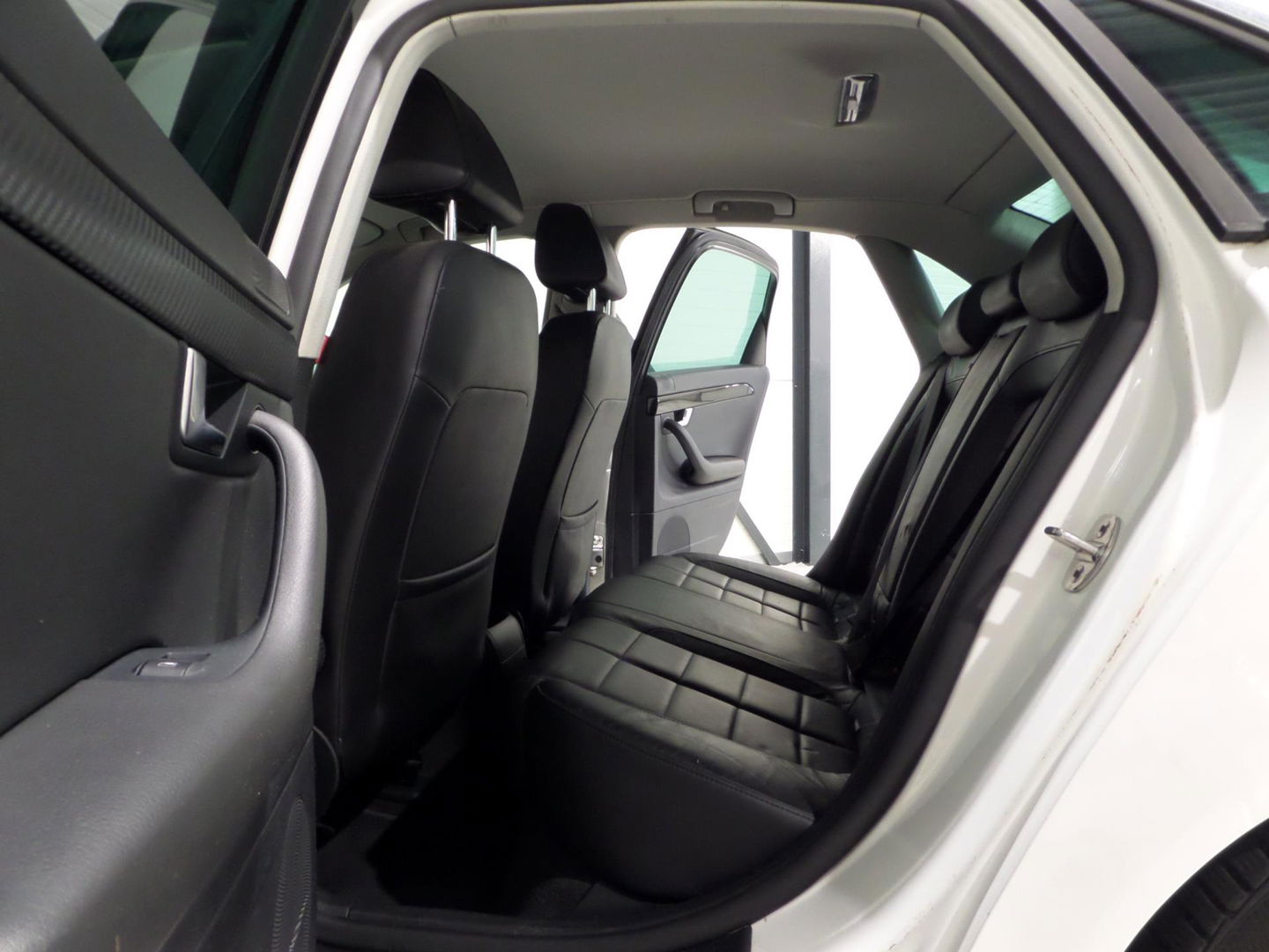 SEAT Exeo 2.0 TSI Sport "Origineel NL!" Apple-carplay Leer Bluetooth Navigatie Stoelverwarming Xenon Youngtimer "2e eigenaar"