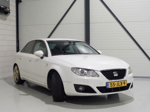 SEAT Exeo 2.0 TSI Sport "Origineel NL!" Apple-carplay Leer Bluetooth Navigatie Stoelverwarming Xenon Youngtimer "2e eigenaar"