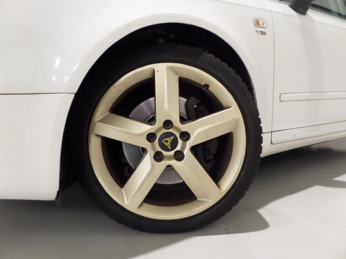 SEAT Exeo 2.0 TSI Sport "Origineel NL!" Apple-carplay Leer Bluetooth Navigatie Stoelverwarming Xenon Youngtimer "2e eigenaar"